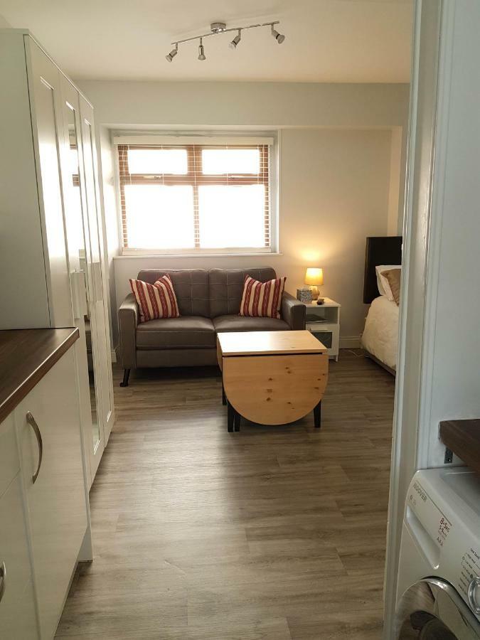 Townhouse In Centre Of *