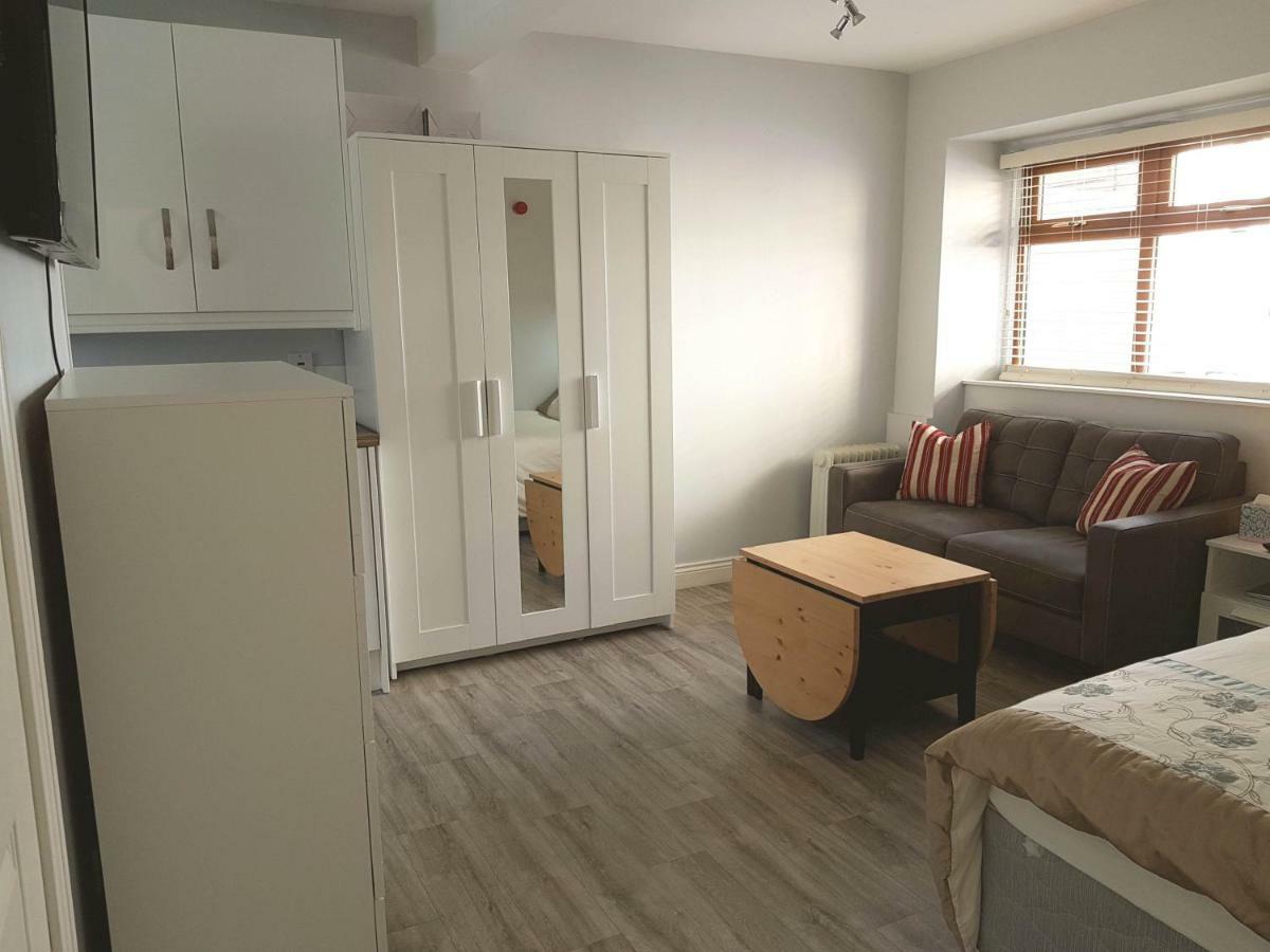 Townhouse In Centre Of Apartment *